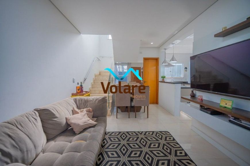Casa à venda em Osasco-SP, bairro Pestana: 2 quartos, 2 salas, 2 banheiros, 3 vagas de garagem, 203