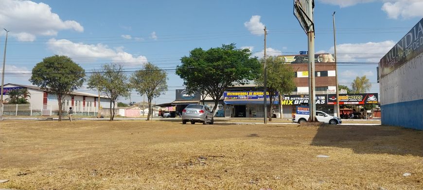 Lote vazio para venda possui 596 mts na Av. Recanto - Brasília - DF