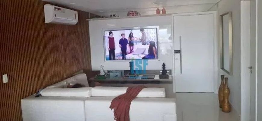 Apartamento à venda no Centro com 113m² e 3 dormitórios/quartos disponíveis.