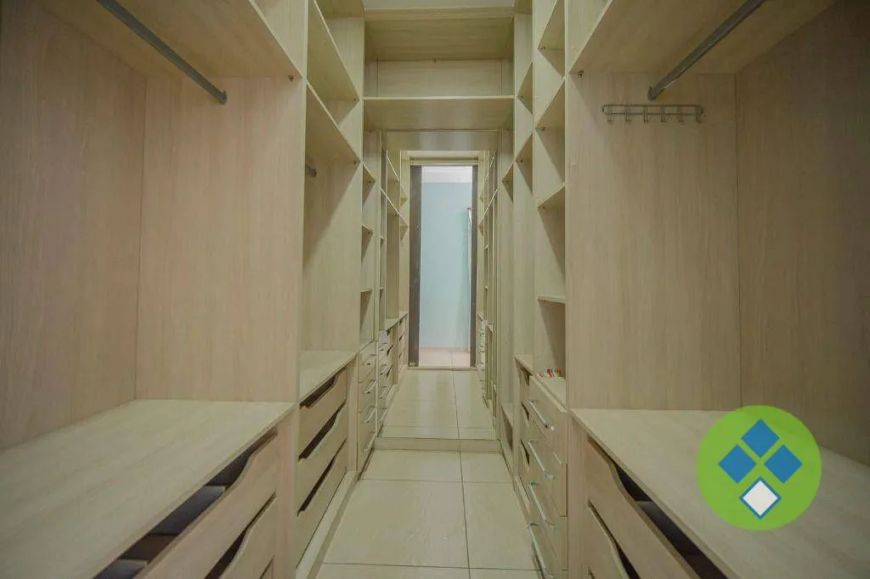Venda de casa residencial no bairro Adalgisa com 385 m² e 4 dormitórios/quartos