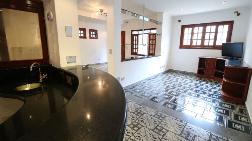 Sobrado para venda com 3 quartos, sendo 3 suítes, 251m²