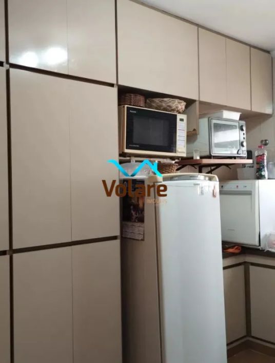 Casa à venda em Osasco-SP, Umuarama: 3 quartos, 2 salas, 4 banheiros, 4 vagas, 145m² de área. Imperd