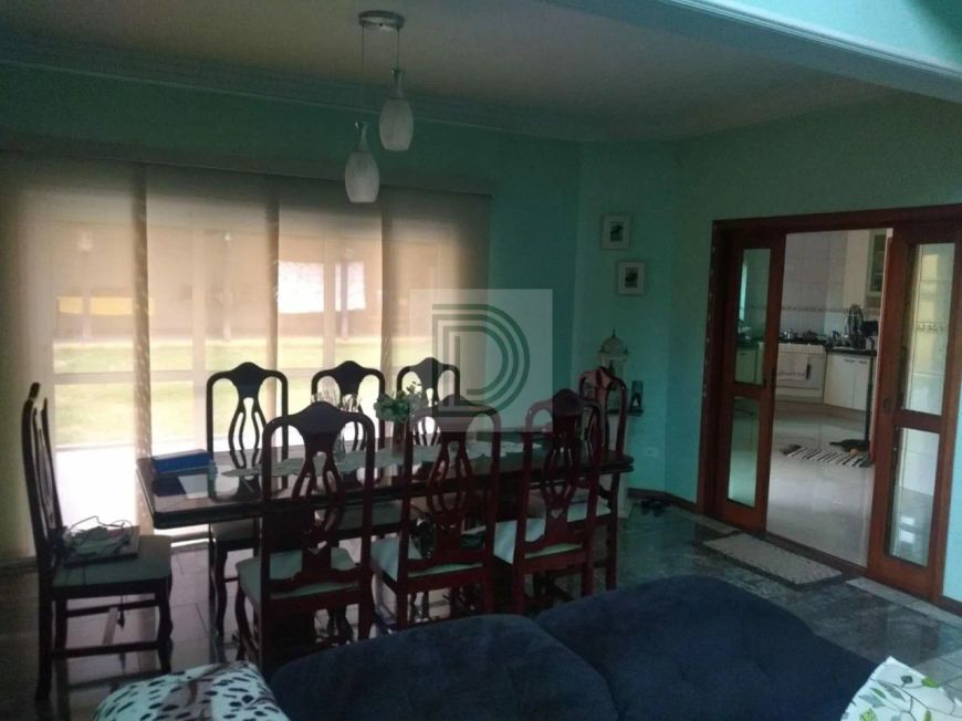 Residencial no Parque dos Príncipes - 4 suítes, closet, 8 vagas, quintal grande