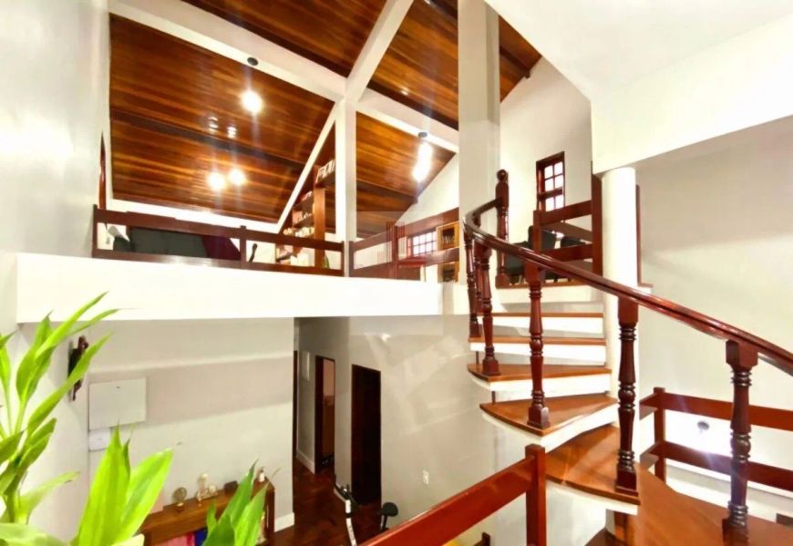 Sobrado para venda com 3 quartos, sendo 1 suíte, 265m²