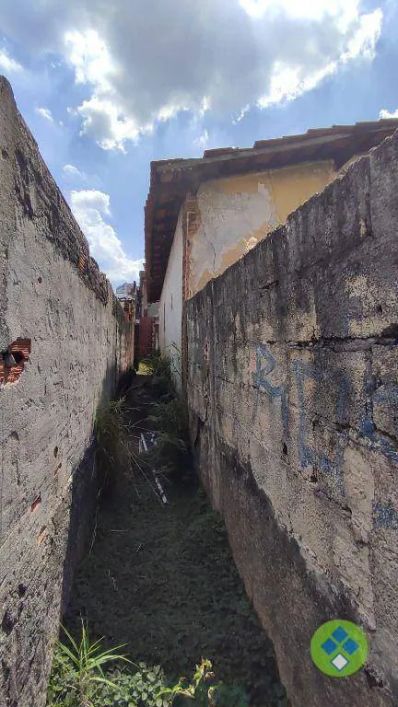 Terreno à venda no bairro Jardim D Abril com 250 m², ideal para seu projeto.