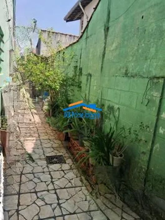Ótimo Sobrado à Venda – 3 Dormitórios, 2 Vagas de Garagem.