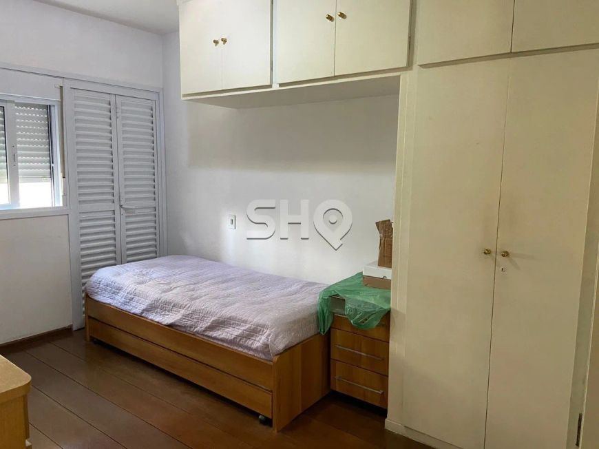Apartamento de 4 dormitórios em Água Fria
