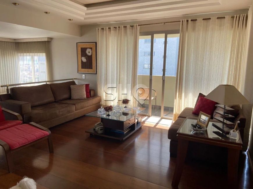 Apartamento de 4 dormitórios em Água Fria