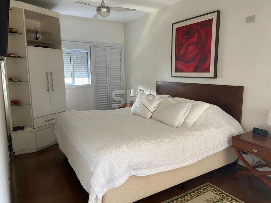 Apartamento de 4 dormitórios em Água Fria