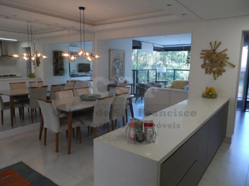 Excelente apartamento de 154m² com 3 suites , varanda Gourmet rico em Armários , vista para o Golf c