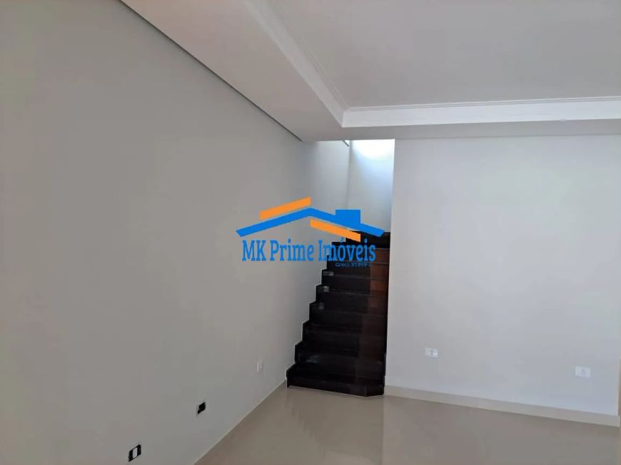 Sobrados Novos com 3 Suítes e 4 Vagas no Bela Vista.