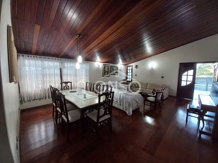 Casa à venda no Parque dos Principes !