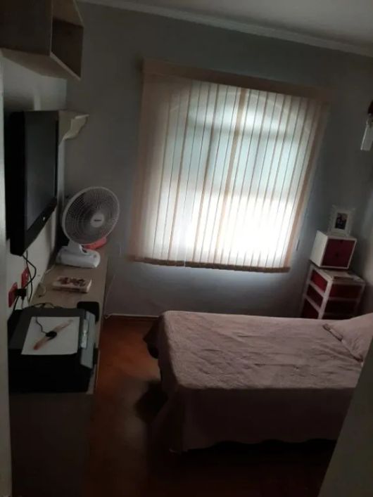 Sobrado com 3 dormitórios, 2 banheiros, edícula com 3 cômodos e WC, 2 vagas - Bela Vista - Osasco