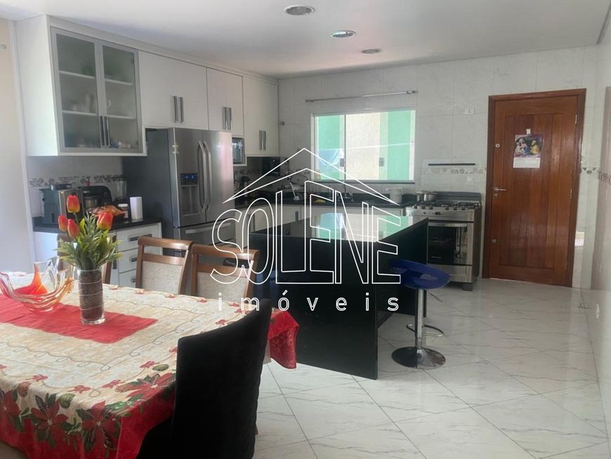 SOBRADO A VENDA NO JARDIM BELA VISTA COM 192M² DE ÁREA ÚTIL, 3 SUITES, SALA 2 AMBIENTES, QUINTAL E 3