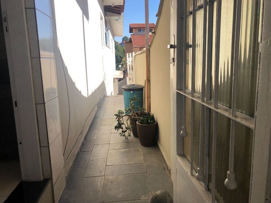 Casa térrea com 2 dormitórios e churrasqueira na varanda em Osasco
