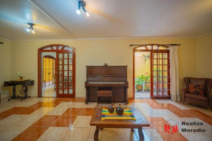 Casa com 5 dormitórios - 7 vagas - piscina e varanda - Vila Yara - Osasco
