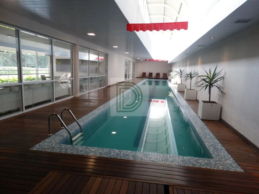 Vila São Francisco, 187 m², 4 dorms. com 3 suítes, sala 2 ambientes com