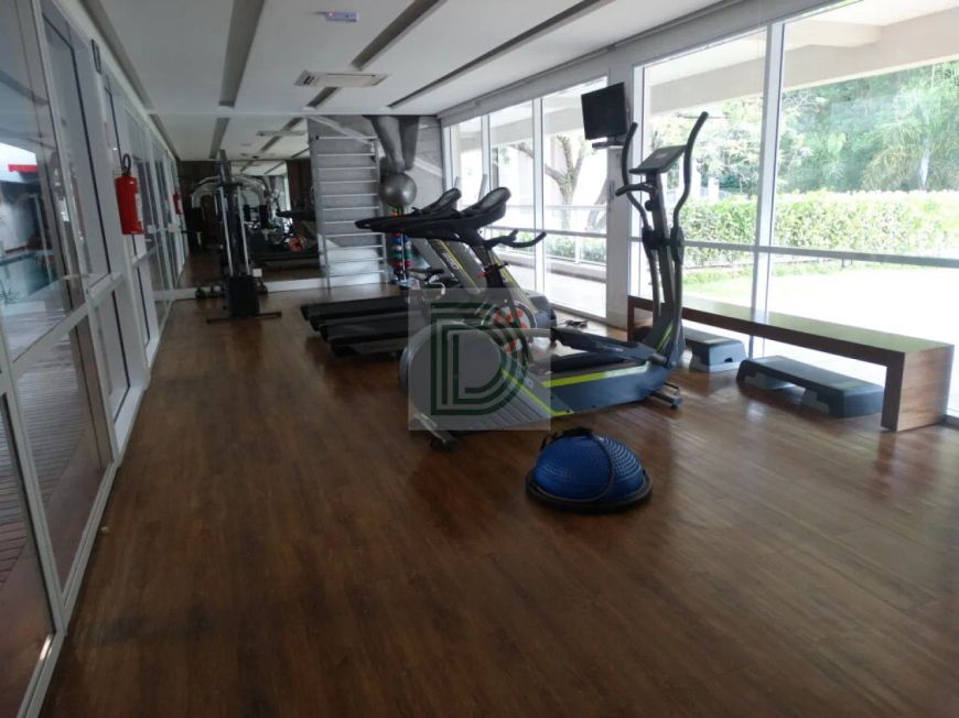 Vila São Francisco, 187 m², 4 dorms. com 3 suítes, sala 2 ambientes com