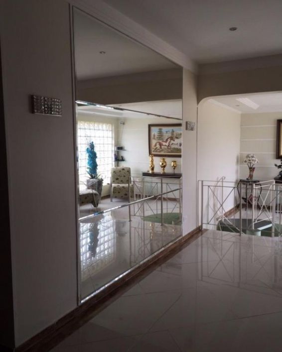 EXCELENTE SOBRADO, COM 319M² DE ÁREA ÚTIL, BEM ILUMINADO