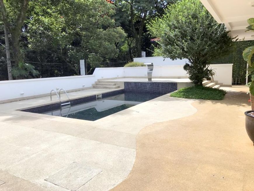 Casa com 4 suítes - Parque dos Príncipes
