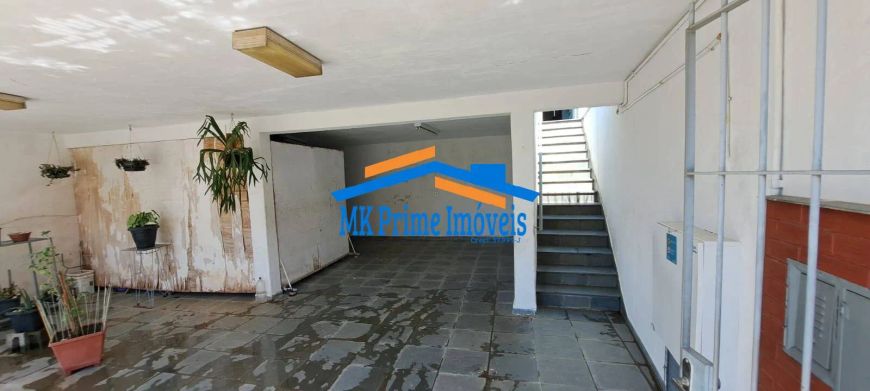 Oportunidade: Casa e Salão Comercial na Vila Quitaúna.