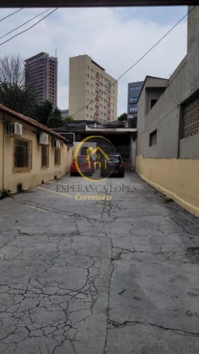 Casa Térrea para Venda em Osasco, Vila Osasco, 4 dormitórios, 1 banheiro, 4 vagas
