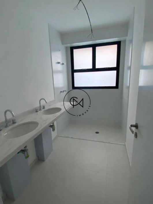Espaçoso imóvel a venda com 191m², 3 suítes e 4 vagas em Osasco!