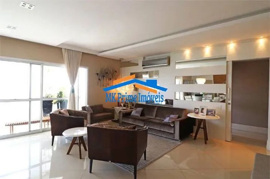 Cobertura a venda com 4 Quartos e 6 banheiros à Venda, 346m² - Forte Golf.