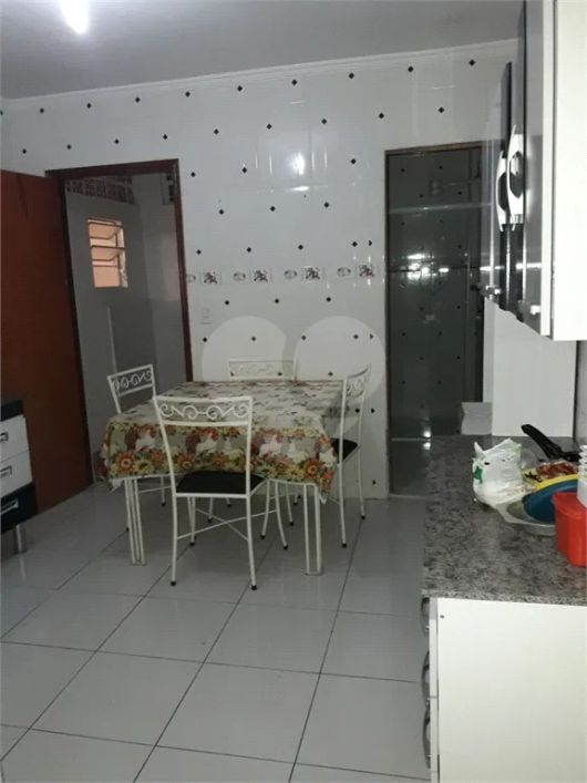 Prédio a venda gerando renda, em Osasco, no bairro Veloso, com 8 kitnets, 250m², 2 vagas