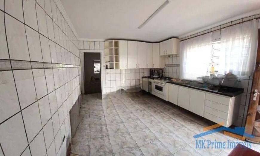 Casa Assobradada 150m² no Jardim das Flores.