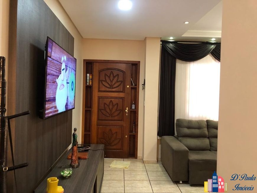 Excelente Sobrado com ótimo acabamento, 03 Dormitórios, 02 Suítes, Cômodos Grandes e localização Pri