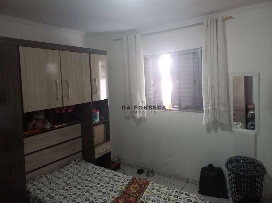 Terreno com 2 Casas