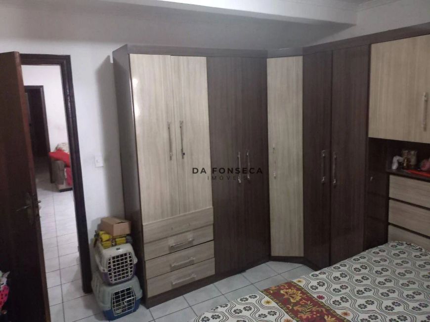 Terreno com 2 Casas