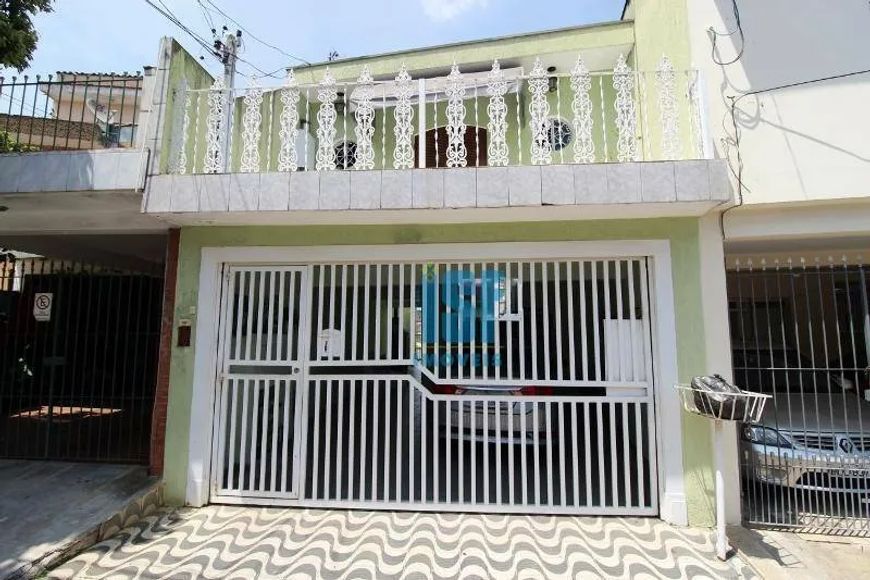 Casa residencial à venda no bairro Ayrosa com 300 m² e 3 dormitórios/quartos.