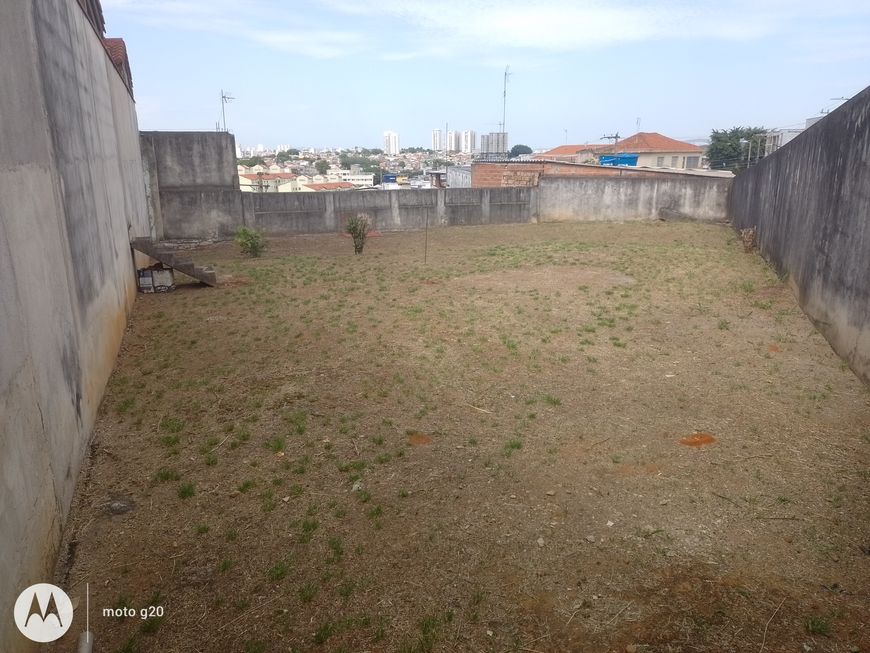 Vendo ou Alugo terreno na vila Ayrosa com com 240 m² dividido em 2 lotes (120 + 120)