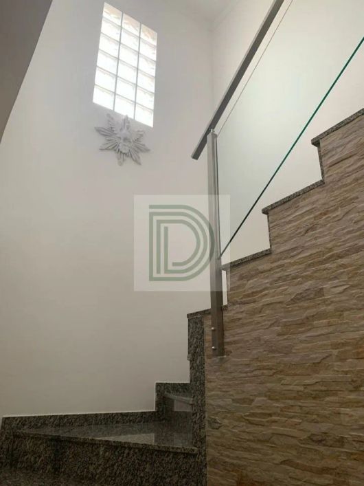 LINDO SOBRADO VILA YARA OSASCO - 3 SUÍTES, 4 VAGAS, PRÓXIMO AO COLÉGIO ADVENTISTA.