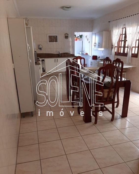 SOBRADO A VENDA NO JARDIM DAS FLORES COM 200M² DE ÁREA ÚITL 3 DORMITÓRIOS, 1 SUÍTE E 7 VAGAS DE GARA