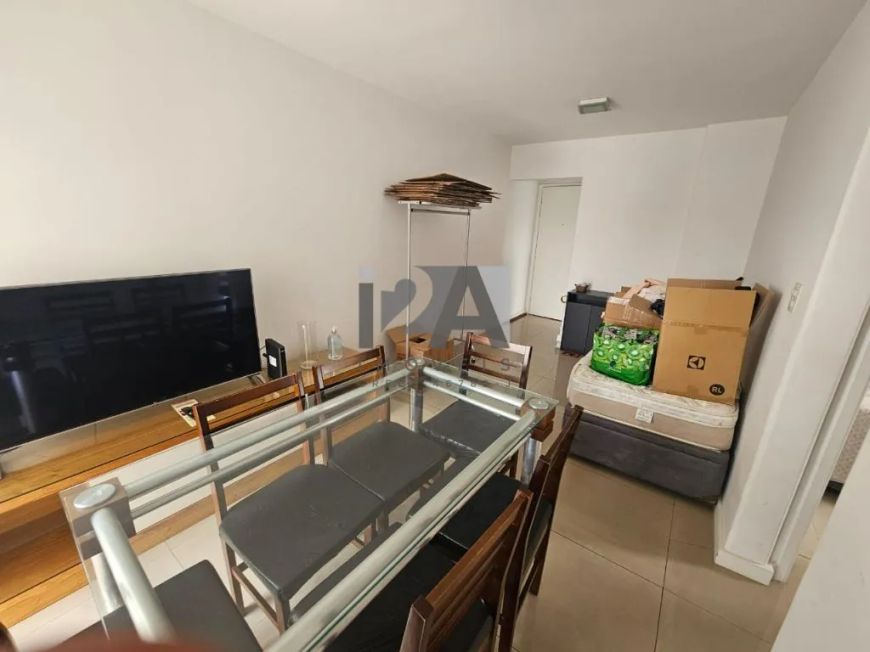 Apartamento com 60m, 2 dormitórios, 2 banheiros, varanda e 1 vaga fixa, Vila São Francisco.