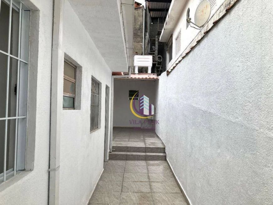 Casa 139 m² 3 dormitórios sendo 01 Suíte, Quintal com Churrasqueira, 02 Vagas cobertas portão automá