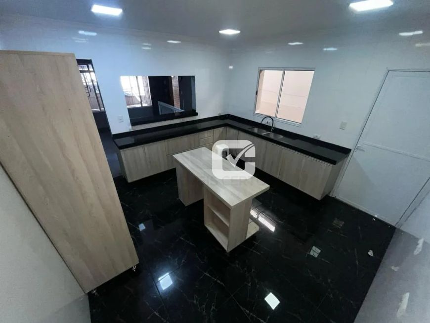 Casa de 3 dormitórios no bairro Veloso em Osasco com 2 vagas