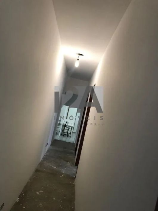 Sobrado com 4 dormitórios (1 deles suíte), WC social, sala 2 ambientes, cozinha, lavanderia, 2 vagas