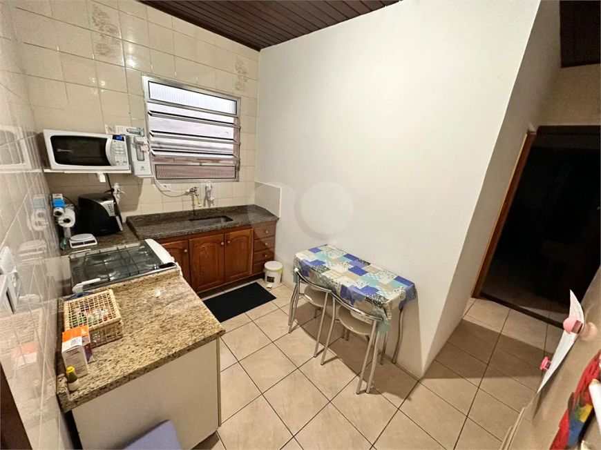 Sobrado com 4 quartos à venda em Ayrosa - SP
