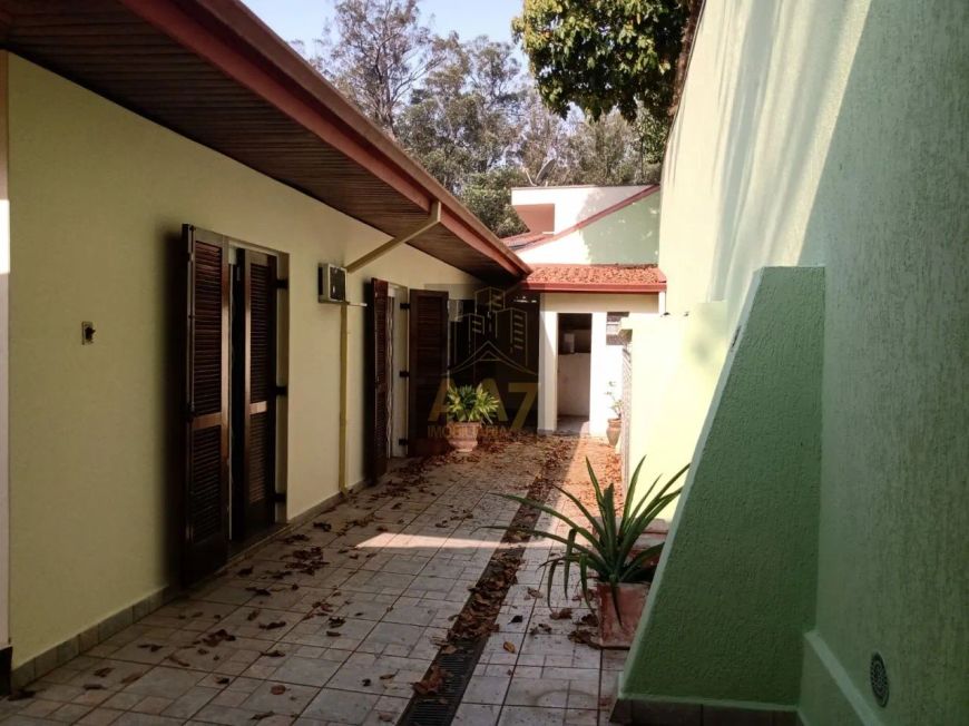 CASA TÉRREA LOCALIZADA PARQUE CONTINENTAL / LINDA BEM DECORADA