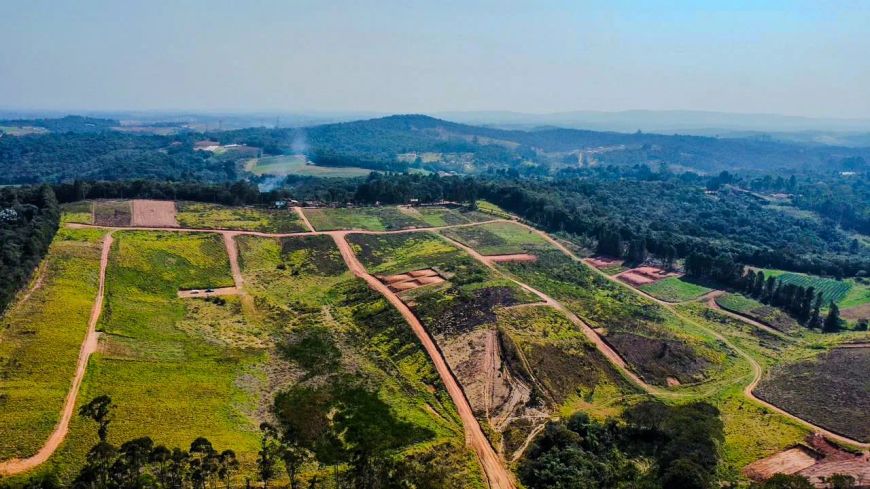VENDE-SE TERRENO em COTIA