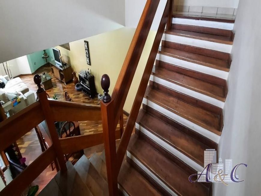 Sobrado Com 4 Dormitorios (sendo 1 Suite, Com 4 Vagas de Garagem No Bela Vista!