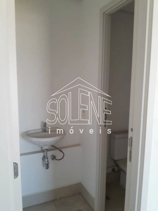 SALA PARA VENDAS NO CENTRO DE OSASCO MEDINDO 34,70M² DE ÁREA ÚTIL E 1 VAGA DE GARAGEM.