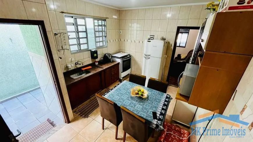 Excelente Casa Térrea com 2 Dormitórios e 2 Vagas de Garagem.