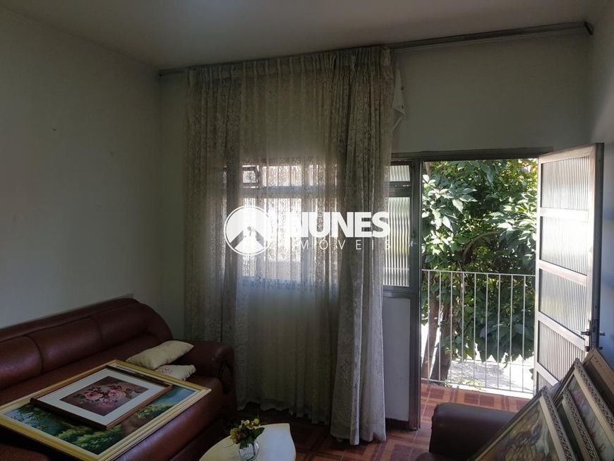 Casas Assobradadas com salão comercia- Jd. Abril