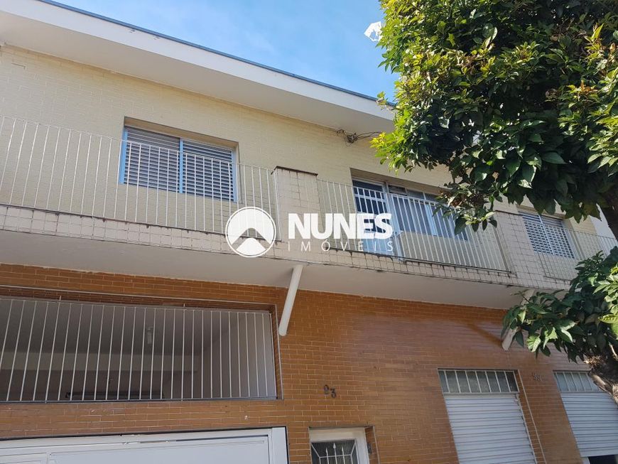 Casas Assobradadas com salão comercia- Jd. Abril