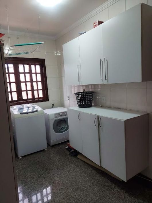 Casa para venda possui 302 metros quadrados com 3 quartos em City Bussocaba - Osasco - SP